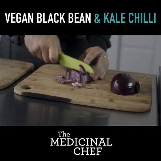 RECIPE BELOW. No Fuss One Minute Cooking. A beautiful one pot vegan dinner. Packed with benefits for cardiovascular health and digestive health, this simple low cost dish is a true crowd pleaser. . 3 cloves of garlic – finely chopped 1 large red onion – finely chopped 3 handfuls of curly kale – roughly chopped 2 x 400g tins of black beans – drained 300ml pasatta 3-4 teaspoons of smoked paprika 2 teaspoons of ground cumin Sauté the onion and garlic, along with good pinch of sea salt, in a little