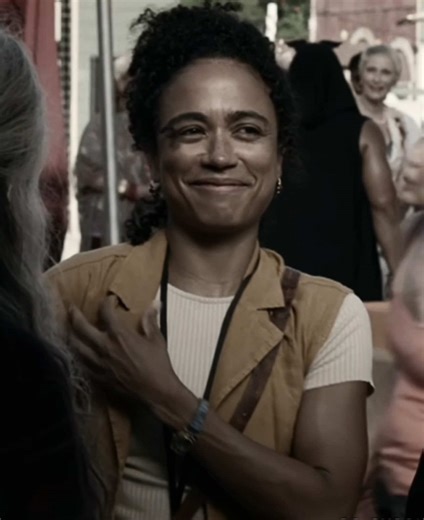 He learned sign language for her… that’s LOVE. || #darylandconnie #thewalkingdead #daryldixon #twd #connietwd