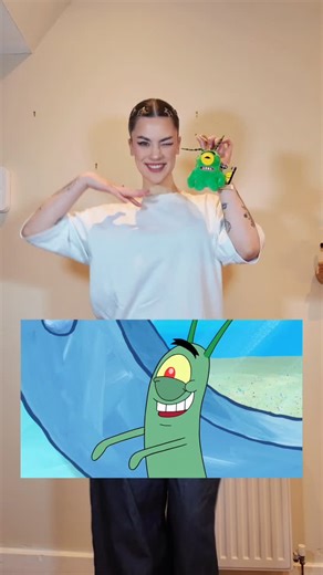 Nintendawn on Instagram: "Outfit inspired by Plankton/Gary featuring the new Fugglers x SpongeBob Keychains! ✨☺️ these were so simple but cuteee I think?:) • keychains - #gifted thank you @zuru.toys ! 🤍 green heart top @hollister both jumpers bought second hand ✨ #fashion #outfitsideas #spongebobsquarepants #spongebob @spongebob @zuru.toys @fugglers"