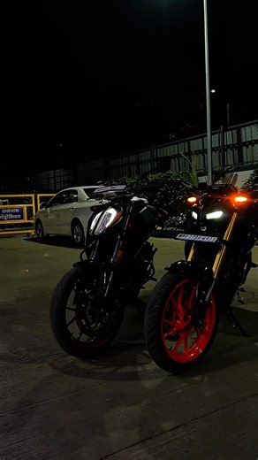 Tag your biker 🫵🏻❤️‍🩹 #bikelover #bikestunt #bikestatus #ktmduke #mtlover #trendingreels #rider