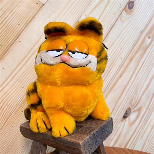 Vintage Garfield Plushie 1981 Daikin Sitting Stuffed Animal - Etsy