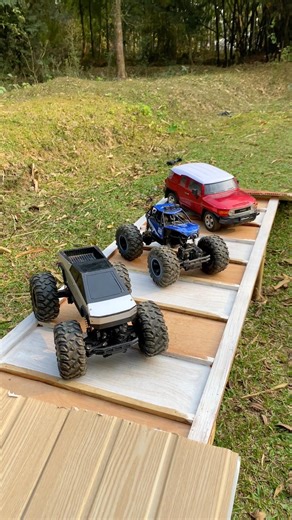 Three Remote Control Car Power Ramp Climbing Test/ 🚙💨