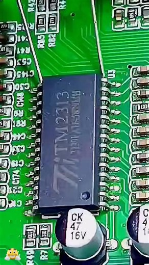 How to Remove SMD ICs Easily Without Hot Air: A Simple Soldering Hack #desoldering #tips #tricks #SMD#IC #simple #tools | E-Trik Alvina