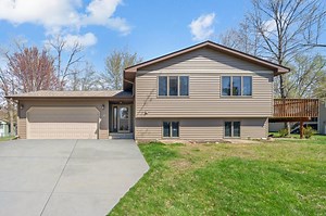 512 Prairie Dr N, North Hudson, WI 54016 - MLS 6709696 - Coldwell Banker