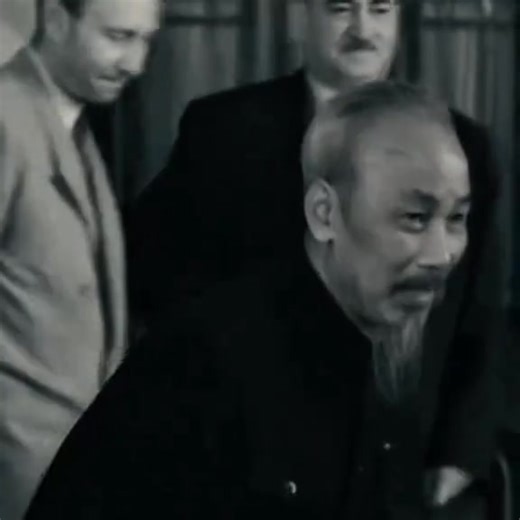 1.2M views · 10K reactions | BÊN CẠNH BÁC TOÀN LÀ NHỮNG NGƯỜI TÀI GIỎI VÀ NHÂN CÁCH LỚN Nguồn:@_qvp_0 | Chiến Sĩ Sao Vuông Phường Bình Phú - TP Hồ Chí Minh | Facebook