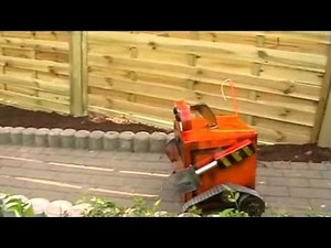 This Wall-E PC Casemod Does Everything Save Compact the Trash