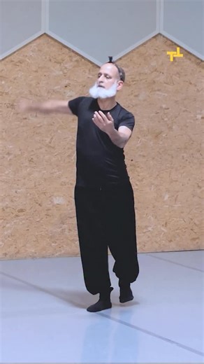 Last minute you are still welcome to apply for David Zambrano’s 4 weeks Improvisation Intensive 2026, which will happen 5 - 31 January 2026 The 4-week ( 132 hours ) deep dive will be assisted by Florian Vuille. Learning to use one’s life experience, being able to consciously and continuously shape one’s energy integrating the body and mind, time and space through the practice of dance improvisation, students learn to create instant pieces of dance onstage in front of an audience. Zambrano will m