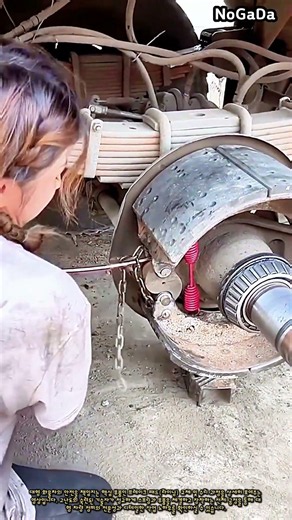 대형 트럭 브레이크 패드 교체 및 장착 과정 전체 공개 #worker #process #truck #repair #mechanic