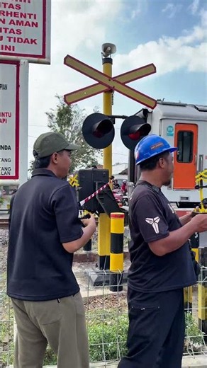 Rebutan Dengan Bapak-Bapak Membuka Mainan Palang Pintu Panjang #palangpintukeretaapi