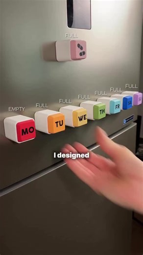 The sleek, 3D-printed dispenser that makes your daily routine as satisfying as clicking a pen. • 🖊️ Inspired by the “click-clack” of a retractable pen, this mechanism delivers your meds instantly with one press. • 🧲 Mount it on your fridge (10mm magnets) or your wall using the precision dovetail plate (screws or double-sided tape) • 🎨 Make it yours! Use our guide to add custom names or icons to stay organized • #3dprint #3dprinting #3dprinted #anycubic anycubics1maxcombo