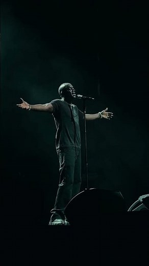 Akon - Right Now (Na Na Na) Live in Baku