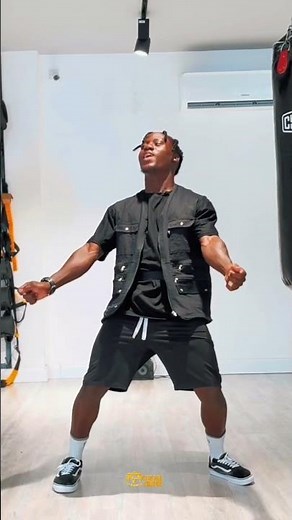 How to do the DAKIWE Amapiano Dance Move | Jinnxx Tutorial