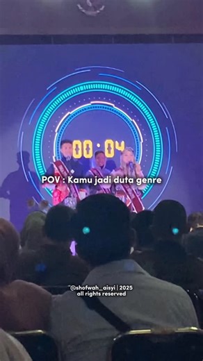 Shof | Youth Activist & Public Speaker on Instagram: "besok kamu yang ada di posisi ini🫰🏻 siapaa yang ikut duta genre jugaa? ayoo buat kayak gini jugaa!💗💗 thank you Kang @azkahaydaar sudahh menjadi inspirasi untuk membuat reels ini. Hiji Oge Maung, Rawrr!!🐯 #dutagenre #genre #generasiberencana #duta #publicspeaking #personalbranding"