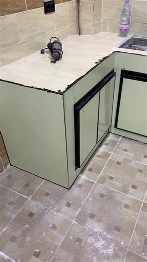 تصاميم مطابخ حديثة من الألمنيوم