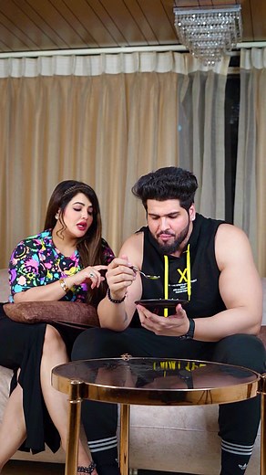 Yeah buddhu hain yaa ban nay ka natak kar raha hain ? #khushigadhvi | Khushi Gadhvi