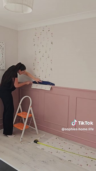 Redecorating 8-Year-Old Daughter's Bedroom with Floral Design