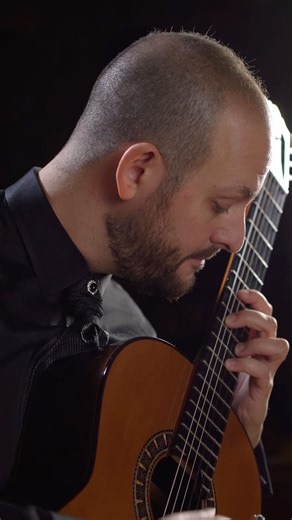 Debussy’s masterpiece “Clair de lune” on guitar! Arrangement available on my website. Please enjoy!
