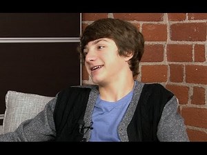 Disney Star Jake Short Talks A.N.T. Farm's Final Season and Mighty Med, Takes on Warhead Challenge