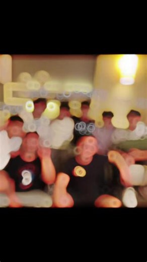 60秒铁砧落下，如何生存？ #我的世界 #mc #渣渣辉 ,我的世界砍木头铁砧- 抖音