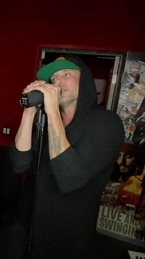 A little “Free Loop” 🎵 #livemusic #vibing #holidaymusic #musictok