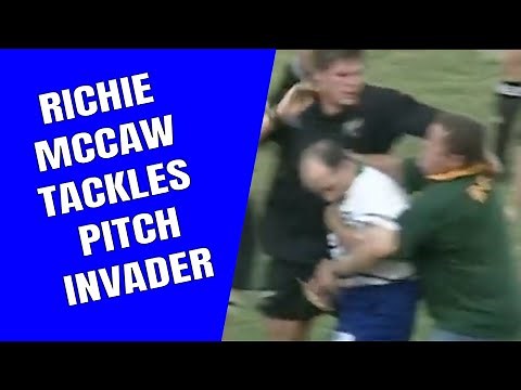 CGW | RICHIE MCCAW TACKLES PITCH INVADER