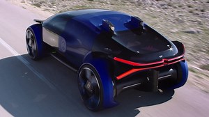 Vorstellung des Citroën #19_19 Konzepts. Vollelektrisch, autonom, angetrieben von einer K.I., die sich an deinem Wohlbefinden orientiert, Reisen im ë-comfort Modus. Hier findet ihr mehr: http://bit.ly/Concept19 #LibertyElectricityMobility #InspiredbyFutureYou | Citroën