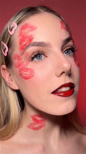Leah Compton | Makeup Artist on Instagram: "Valentines Kiss makeup tutorial 💋💌 Ib @meicrosoft Using @jeffreestarcosmetics lipstick, liquid lip balm and velour lip liner #valentinesmakeup #creativemakeup #makeuphack #makeuptutorial #valentines"