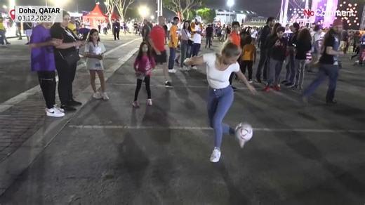 Video. Fans show off keepie uppies skills ahead of the Netherlands vs US