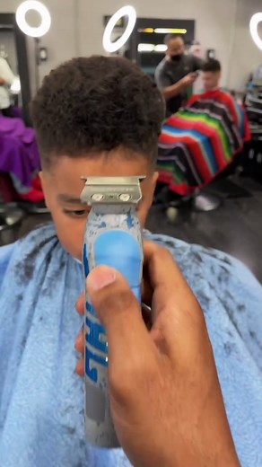 Mid Fade Barber Shop Haircut | 360 Jeezy