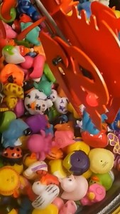 Weird Claw Machine 😜 | Carson Claws