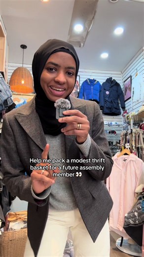 I left the shop in Harlem (perks of making my first hire 🥹✨) and headed to Astoria to support someone I deeply believe in. Supporting her as a mom means everything to me. She’s doing this with a young baby, and if you know, you know. Watching her step into this moment with so much care and conviction is incredibly powerful. I’m deeply inspired by her organizing in Queens. There is nothing harder than true grassroots community work—building trust, showing up consistently, and creating a foundati