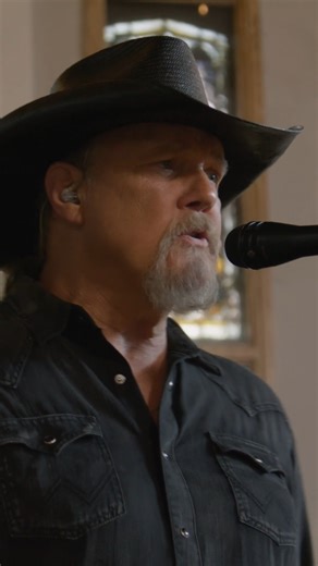 A special tribute to all US Veterans, past and present. Today, we pause and remember the sacrifice of our veterans with respect and reflection. Thank you for your willingness to serve. God bless. | Trace Adkins