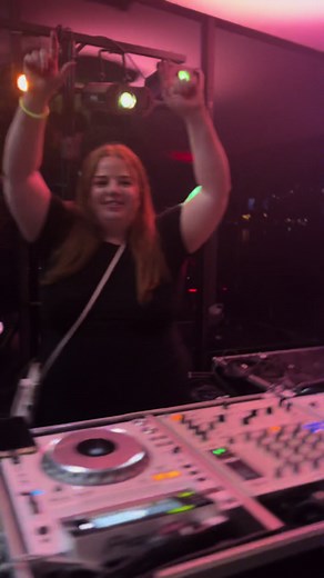 Learn DJ Skills: A Beginner's Guide to DJing