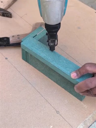 Mastering the Perfect 90° Cut with a Hand Saw