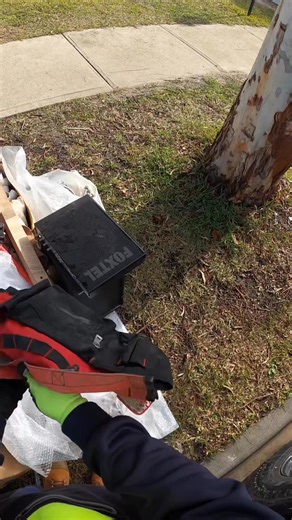 A heap of brass bits & some fancy lamps! #free #treasurehunt #asmrsounds #australia #curbside | Poly Prospect