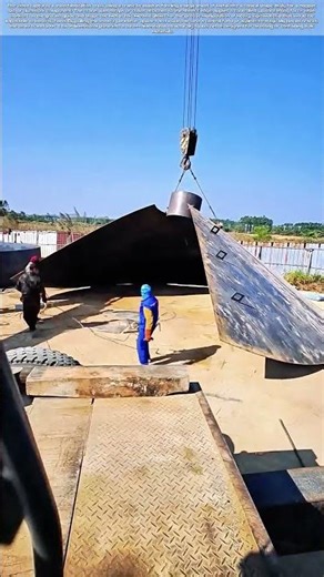 Forming the Funnel: How a Crane Shapes Flat Steel into a Cone