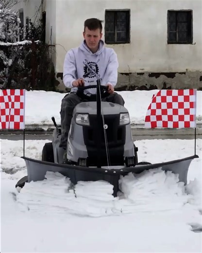 858K views · 2.6K reactions | Homemade Snow Plow for Lawn Tractor | DIY & Crafts | Facebook