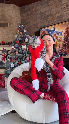 Bengal cats cattery on Instagram: "Silver Bengal cat 🐆 Elite GrandGlow Bentley 💎 Elite GrandGlow cattery ⚜️ * * * * * #silverbengal #silverbengalcat #silverbengalkittens #bengallove #bengalkitten #silvercharcoalbengal #bengalcat #bengal #bengallove #bengalkatze #gattobengala #bengalkucing #bengalcatsofinstagram #bengalkedisitürkiye #bengalistanbul #bengalizmir #bengalcatworld #bengalcatclub #bengalcatsofinstagram #elite_grandglowcattery #bengalfrance #bengalbarcelona #bengalkiev #bengalistanbu