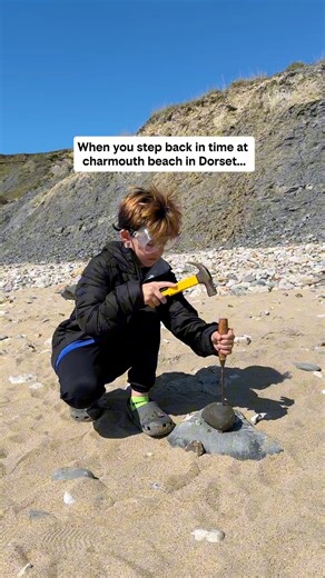 Love fossil hunting on the Jurassic coast in Dorset and this spot is a popular one for it! 🦕🐚 Earlier this year we visited Charmouth Beach, which is a popular family spot on Dorset’s Jurassic Coast, and famous for fossil hunting, with iron pyrite-filled ammonites frequently found on the shingle and sea glass from old dumps. The beach has facilities including public toilets and the Charmouth Heritage Coast Centre, which offers educational resources on the local geology and palaeontology. There 