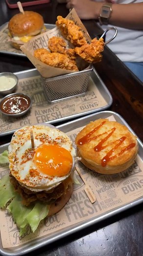 Started In Sangli Selling Juicy Burger’s On Push Cart And Now Becomes A popular Choice With Multiple Outlets Across The City, It Is Frequently Mentioned In Discussions About The Best Burgers In Mumbai 🔥 . . We Tried Their 😋 . Cheesy Chick Burger (Regular Bun) Sunny Side Chick Burger (Regular Bun) Jimis OG Chick Burger (Regular Bun) Smash Hit Chick (Regular Bun) Chicken Crunchies . 📍Jimi’s Burger, Ventana 1st Floor S1032, The Walk, Hiranandani Estate, Patlipada, Thane West, Thane, Maharashtra 