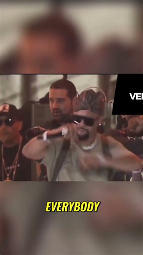 Rapper's Energetic Stage Performance: Get Ready to Vibe! #shorts