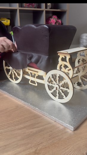 👑👑Coronation carriage cake! 👑👑 I couldn’t resist making something coronation themed for this weekends celebrations! 👑👑👑 those who attended my NEW KITS launch party weekend recently got to get their hands on one of these babies first , but you’ll be pleased to know the carriage kit will be on general release soon and will make not only this style carriage cake, but also a sphere “princess “ carriage too #kingcharles #coronation #jubileecarriage #celebrations #fitforaking #carriage #princes