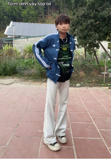 quần loe sao thiếu nhà Whose đượccc #xh #viral #fyp #m58thudo #quanloe