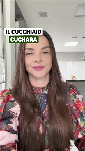 Aprender los nombres de los utensilios de comida en italiano hace que tu vocabulario sea mucho más práctico 🇮🇹🍴 Son palabras utilizadas en la vida cotidiana, en restaurantes, viajes e incluso en conversaciones simples. Entender cómo pronunciar correctamente y usar en el contexto correcto marca la diferencia 🗣️✨ Los pequeños detalles te ayudan a sonar más natural. Vocabulario útil es lo que acelera su confianza en el idioma 🚀 Guardar para practicar después! #Italiano #AprenderItaliano #Itali