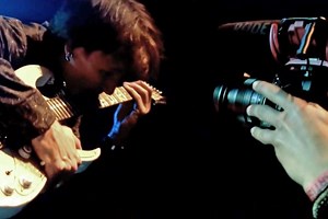 Steve Vai Shreds After Receiving SENA European Guitar Award