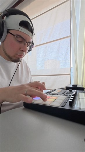 Finger Drumming | Día 1 | Maschine mk3 Native Instruments | Improvisando beat Rap