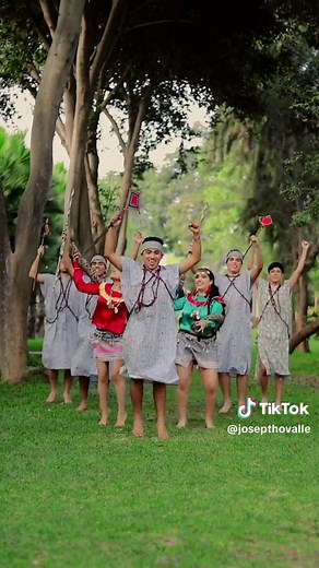Danza de la Anaconda: Celebración Folklórica en la Selva Peruana