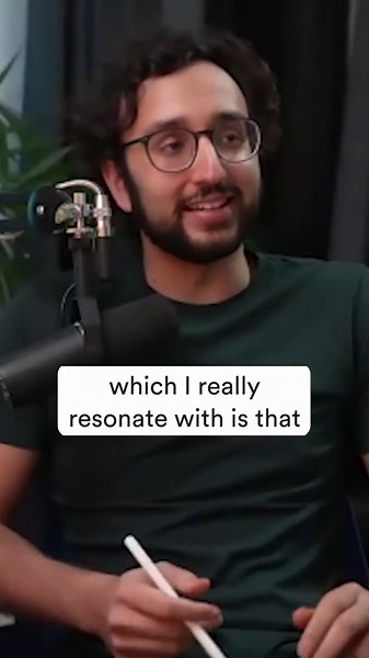 YouTube clickbait: effective title strategies w/ Ali Abdaal