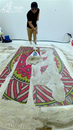 This rug is almost unrecognizable. #relax #satisfying