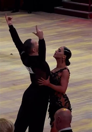 #顶尖舞者 #dance #一起跳舞 具有张力的伦巴舞